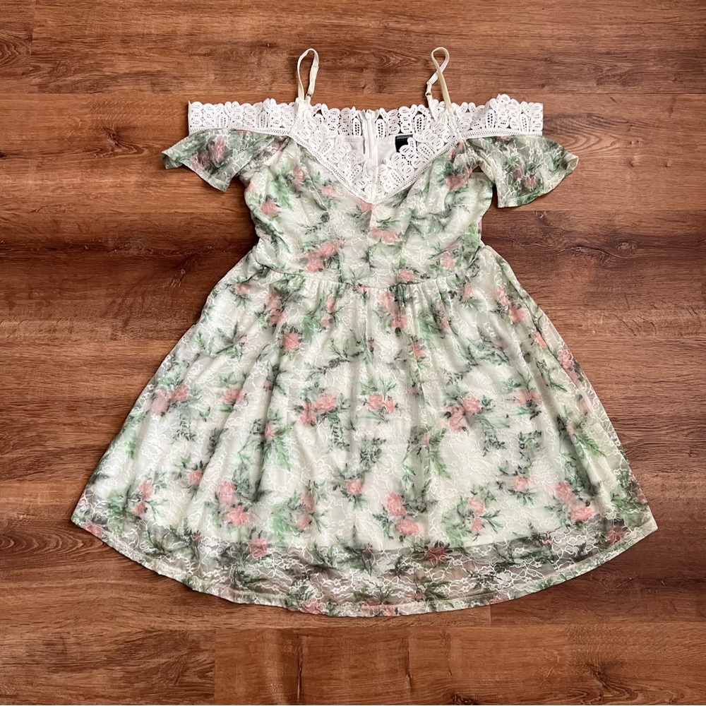Disney White and Green Ruched Ruffled Sundress